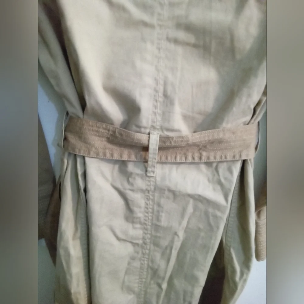 Classic Beige Double-Breasted Trench Coat - Picture 7 of 7